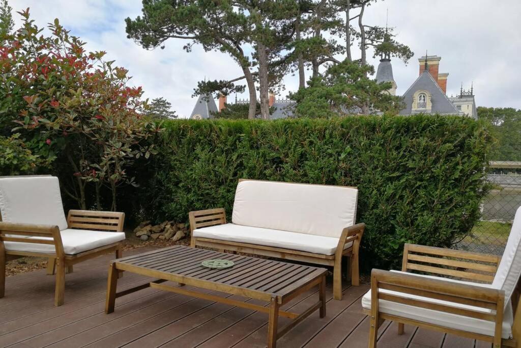 Les Ecuries Du Chateau Commes Bagian luar foto